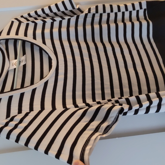 Agnes and Dora Large Tulip Top - Picture 4 of 4